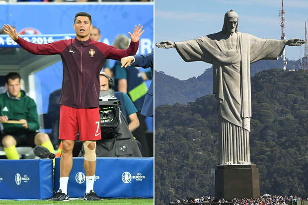 Ảnh bài viết Cảnh Ronaldo bị triệt hạ giống với... Chúa Jesus bị đóng đinh