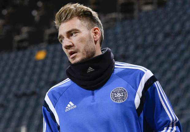 Ảnh bài viết CHÍNH THỨC: Bóng đá Anh đón Bendtner, chờ màn so tài Arsenal