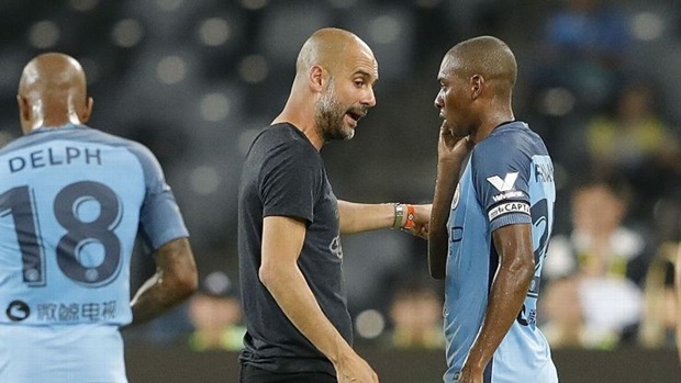 Pep đánh giá khá cao Fernandinho. Ảnh: Internet.