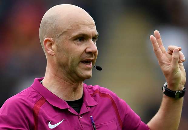 Taylor sẽ bắt chính trận derby nước Anh. Ảnh: Internet.