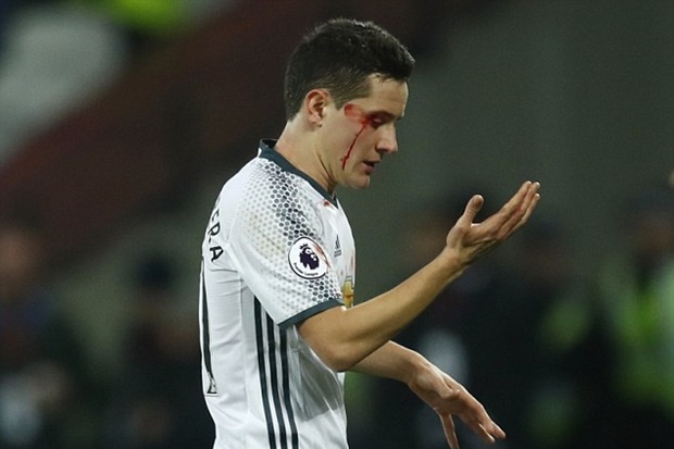 Ander Herrera đổ máu, phải khâu 3 mũi - Bóng Đá