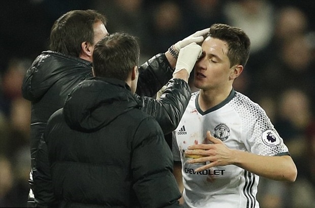 Ander Herrera đổ máu, phải khâu 3 mũi - Bóng Đá