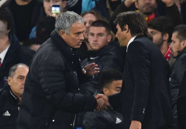 Mourinho đang đố kỵ Conte.