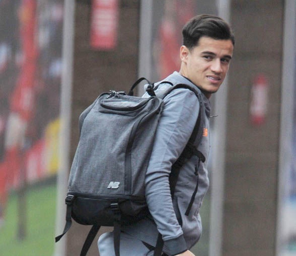 Coutinho là cầu thủ đầu tiên đặt chân đến sân Anfield.