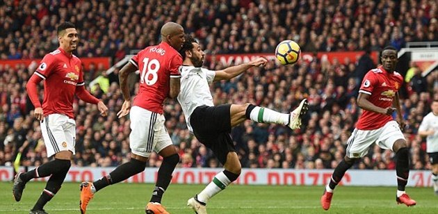 Tổng số đường chuyền của Man United: 281, đạt tỷ lệ chính xác 68%. Điều này không quá khó hiểu khi Man United chơi phòng ngự phản công.