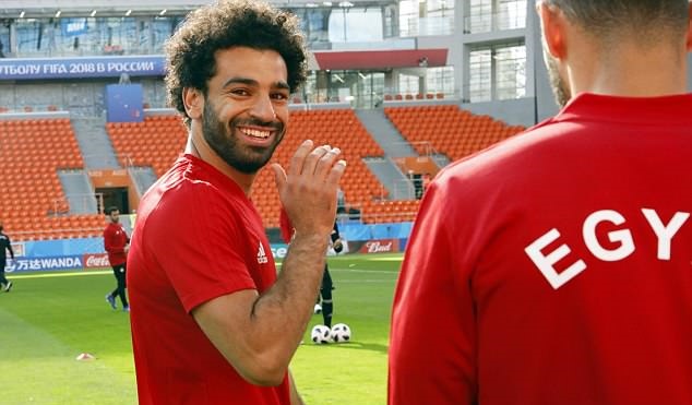 Trong buổi tập mới nhất chuẩn bị cho trận đấu đầu tiên ở World Cup, Mohamed Salah đã hoàn toàn bình phục chấn thương và ra sân tập luyện bình thường với các đồng đội khác.