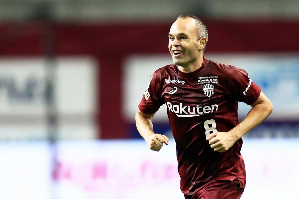 Iniesta có bàn thắng đầu tiên cho CLB mới.