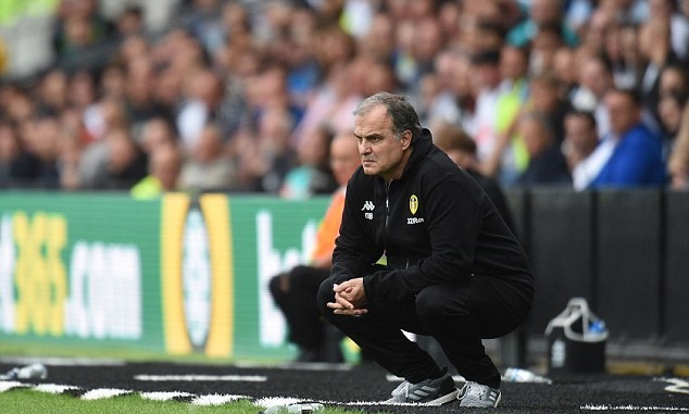 Bielsa có triết lý tấn công rực lửa, cống hiến và được coi là người có tầm ảnh hưởng không nhỏ tới những HLV hàng đầu hiện nay như Pep Guardiola, Mauricio Pochettino hay Jorge Sampaoli. Thậm chí, HLV Tata Martino từng xác nhận: "Tôi luôn thừa nhận phong cách của mình bị ảnh hưởng từ Bielsa. Ông ấy là người thầy đặc biệt nhất trong những HLV mà tôi từng tiếp xúc."