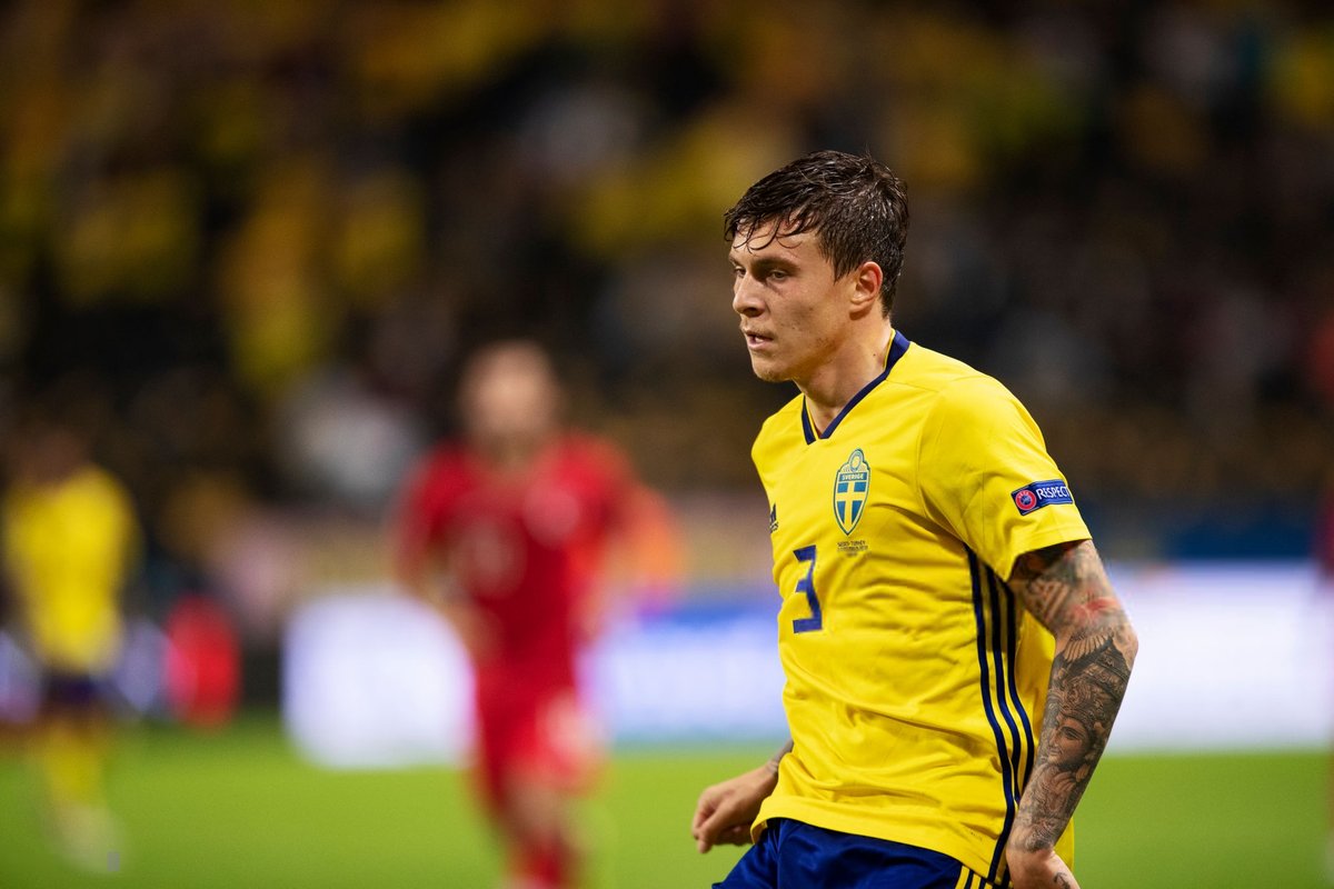 Nỗi thất vọng lớn dành cho Victor Lindelof khi Thụy Điển dẫn trước Thổ Nhĩ Kỳ 2 bàn nhưng lại để thua ngược 3-2. Đây là trận đấu mà Lindelof đá chính 90 phút sau khi không được ra sân ở trận đấu trước đó gặp Áo.
