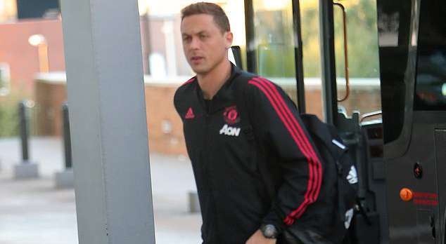 Chắc chắn, Matic vẫn cần phải hết sức thận trọng với các tiền vệ của West Ham.