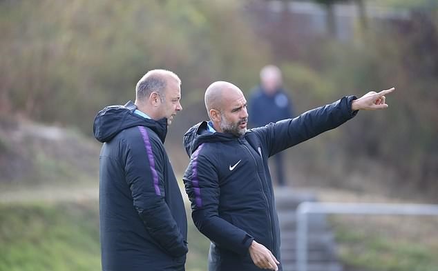 Theo dự kiến, từ Đức, đội chủ sân Etihad sẽ đáp thẳng chuyến bay đến thành phố Liverpool vì thế, đó là lý do họ không quay trở lại Manchester.