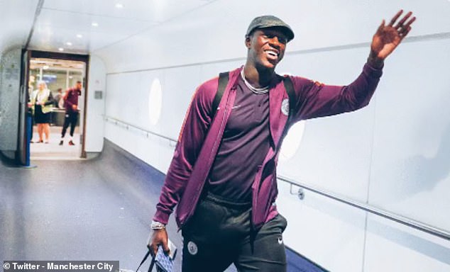 Trong chuyến làm khách này, Man City sẽ không có sự phục vụ của Fabian Delph do dính chấn thương.