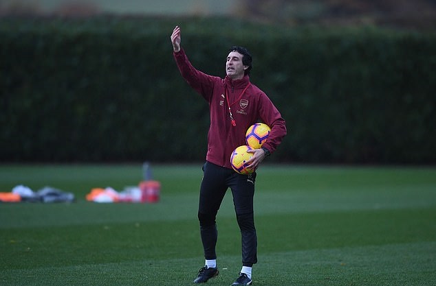 HLV Unai Emery đã trao cho Mkhitaryan không ít cơ hội nhưng cầu thủ này đều không tận dụng được.