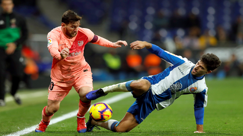 Barcelona - 7 cầu thủ.