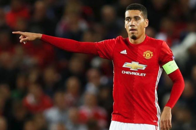 Trung vệ: Chris Smalling.