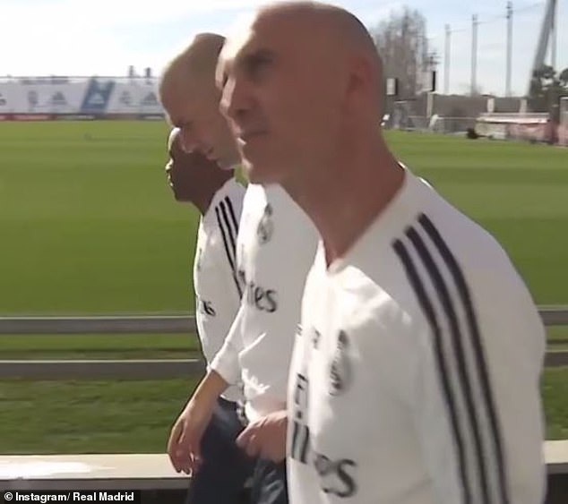 Ở nhiệm kỳ đầu tiên, trong 149 trận dẫn dắt Real Madrid, Zidane giành tới 104 chiến thắng, trung bình 2.3 điểm/trận, và chỉ để thua 16 trận.