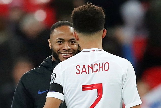 Raheem Sterling còn khá trẻ nhưng kinh nghiệm thi đấu rất dày dạn. Giờ đây, Sterling có nhiệm vụ dìu dắt những cầu thủ trẻ hơn như Jadon Sancho.
