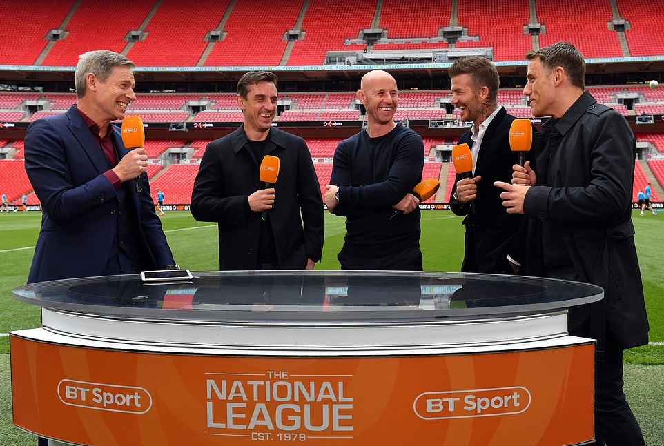 Gary Neville, David Beckham, Nicky Butt và Phil Neville - những cầu thủ thuộc thế hệ vàng của Man United năm 1992 có mặt trước trận chung kết giành quyền thăng hạng League Two (giải đấu hạng Tư nước Anh) giữa Salford City và AFC Fylde.