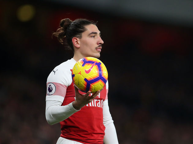 Hậu vệ phải Hector Bellerin.
