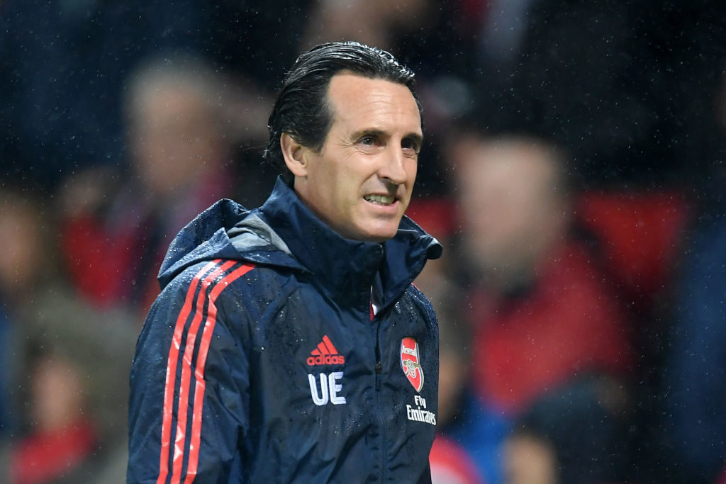 Trước đó, Emery cũng loại Ozil khỏi trận hòa Man United 1-1. Khi tới trận gặp Standard Liege, Emery thay đổi tới 10 vị trí trên sân nhưng không trao cơ hội cho Ozil.