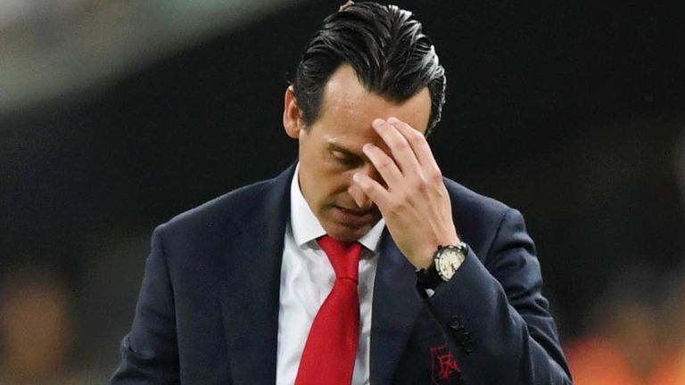 Emery gặp khó khăn ở Arsenal.