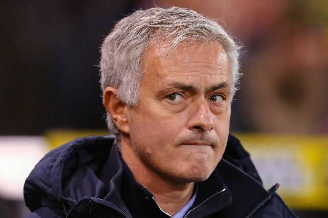 Ảnh bài viết Tottenham hay Liverpool có thể mỉm cười sau đại chiến? Charlie Nicholas có đáp án