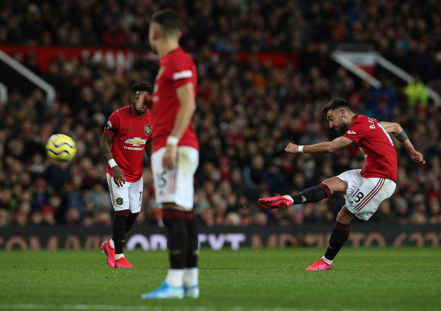 Ông nhận định trên TalkSPORT: "Cậu ấy là cầu thủ đến từ hành tinh khác. Hành tinh Bồ Đào Nha trông nhỏ bé so với Fernandes. Cậu ấy là một cầu thủ quá tuyệt vời."