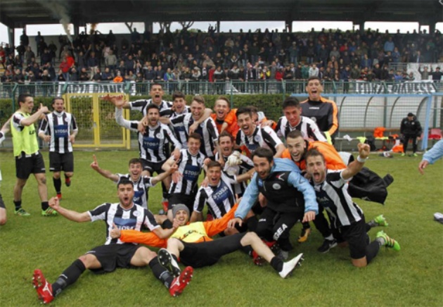 Cầu thủ đầu tiên nhiễm corona.