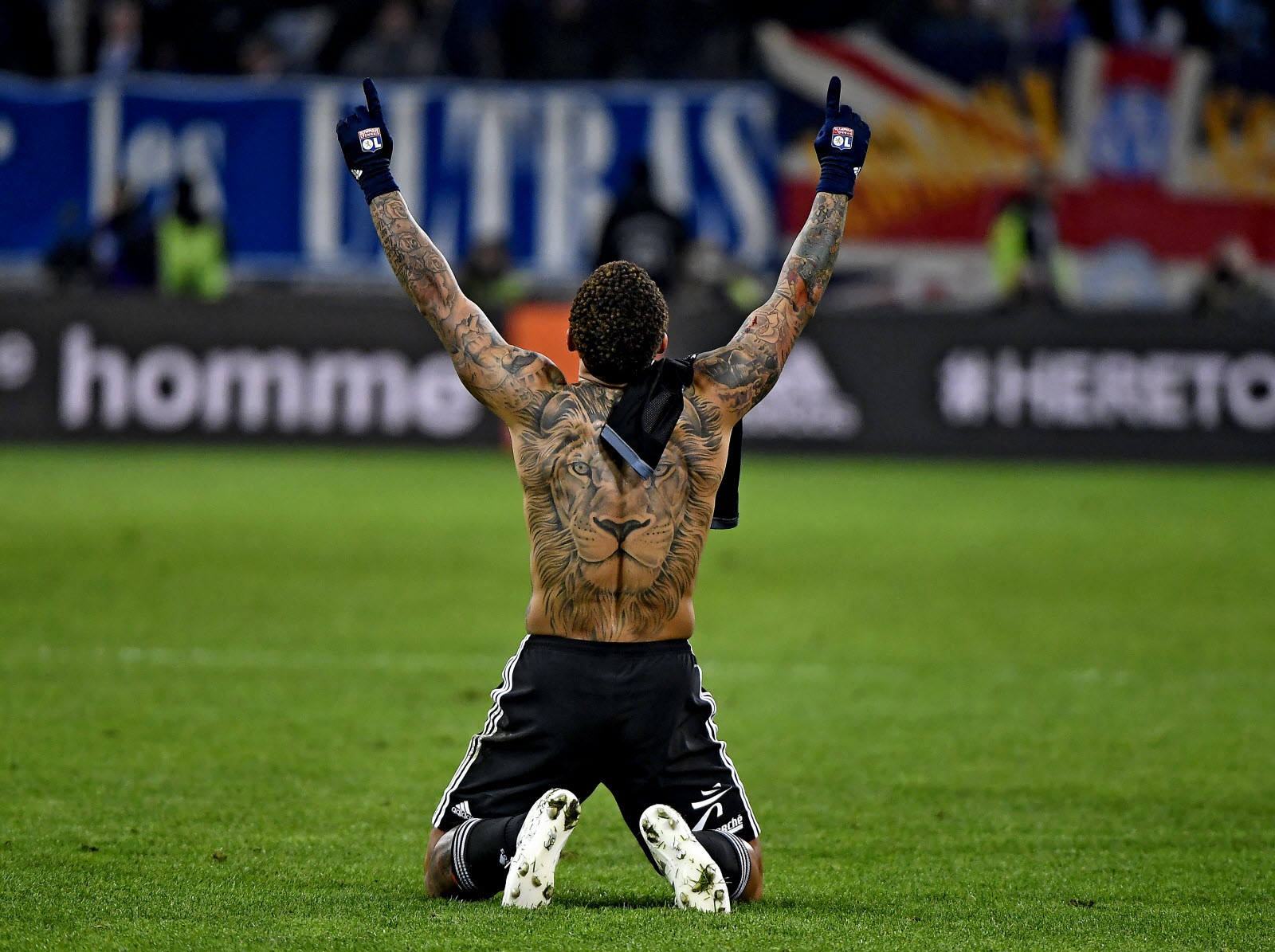 Trong màu áo Lyon ở Ligue 1, Depay dần lấy lại phong độ và cho thấy là một trong những cầu thủ chạy cánh hàng đầu châu Âu.