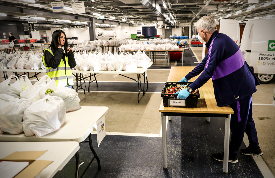 Nhân viên ở đội bóng bất ngờ với vai trò mới của "Người đặc biệt".