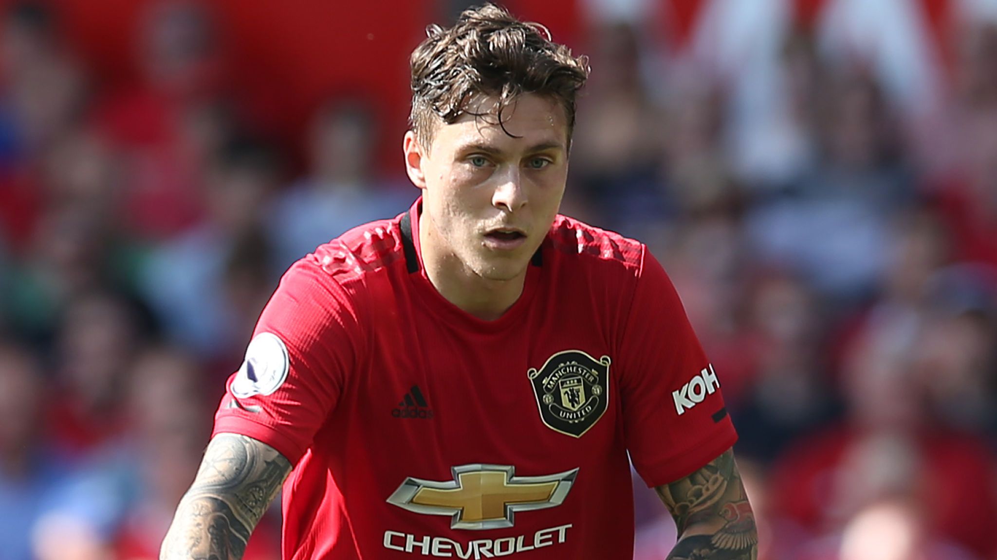 Trung vệ lệch phải Victor Lindelof.