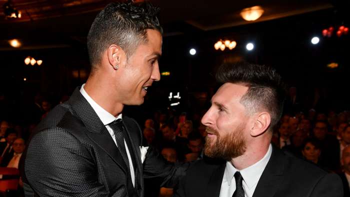 Ảnh bài viết Vua boxing chọn ra cái tên xuất sắc hơn giữa Ronaldo và Messi