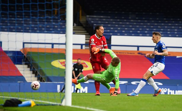 Ảnh bài viết Sốc với lý do thực sự giúp Jordan Pickford thoát thẻ đỏ