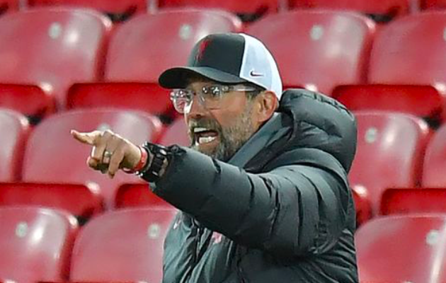 Jurgen Klopp tức giận với các học trò.