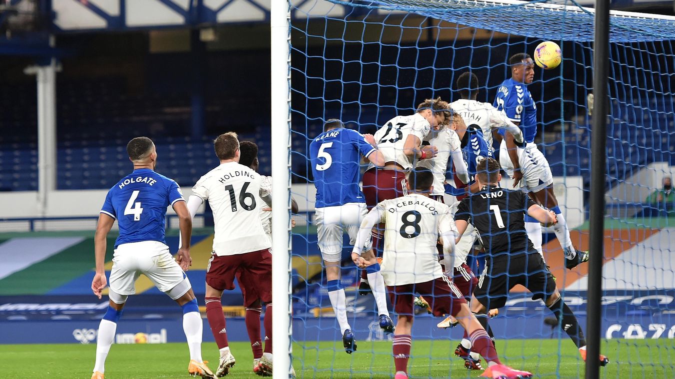 Everton 2-1 Arsenal: 4 bàn thắng gần nhất của Yerry Mina tại Premier League đều được ghi ở phút 45. Chỉ Chris Eagles là có cùng số bàn thắng liên tiếp ghi được trong cùng một phút trước đó, với 4 bàn ở phút thứ 90 từ năm 2007 đến 2011.