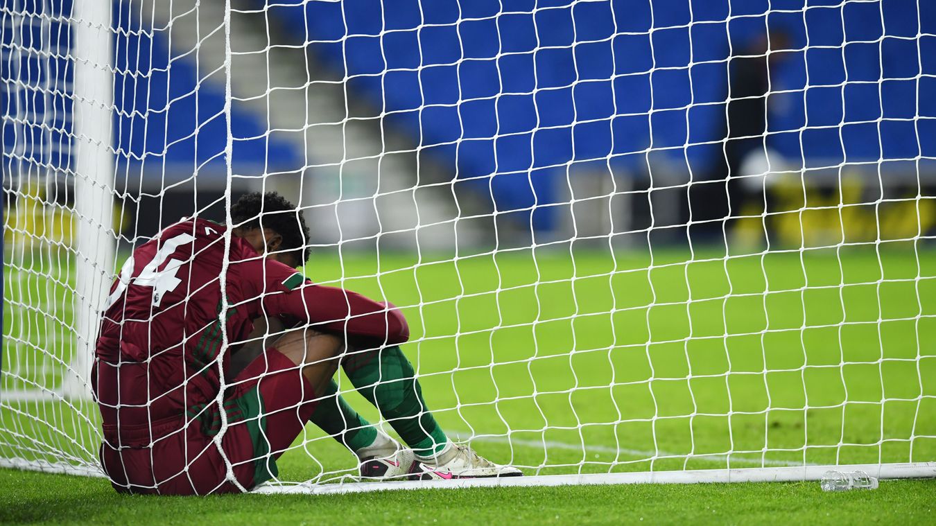 Brighton & Hove Albion 3-3 Wolverhampton Wanderers: Owen Otasowie bày tỏ sự thất vọng khi bỏ lỡ cơ hội mang về chiến thắng cho Wolves trong thời gian bù giờ của hiệp hai.