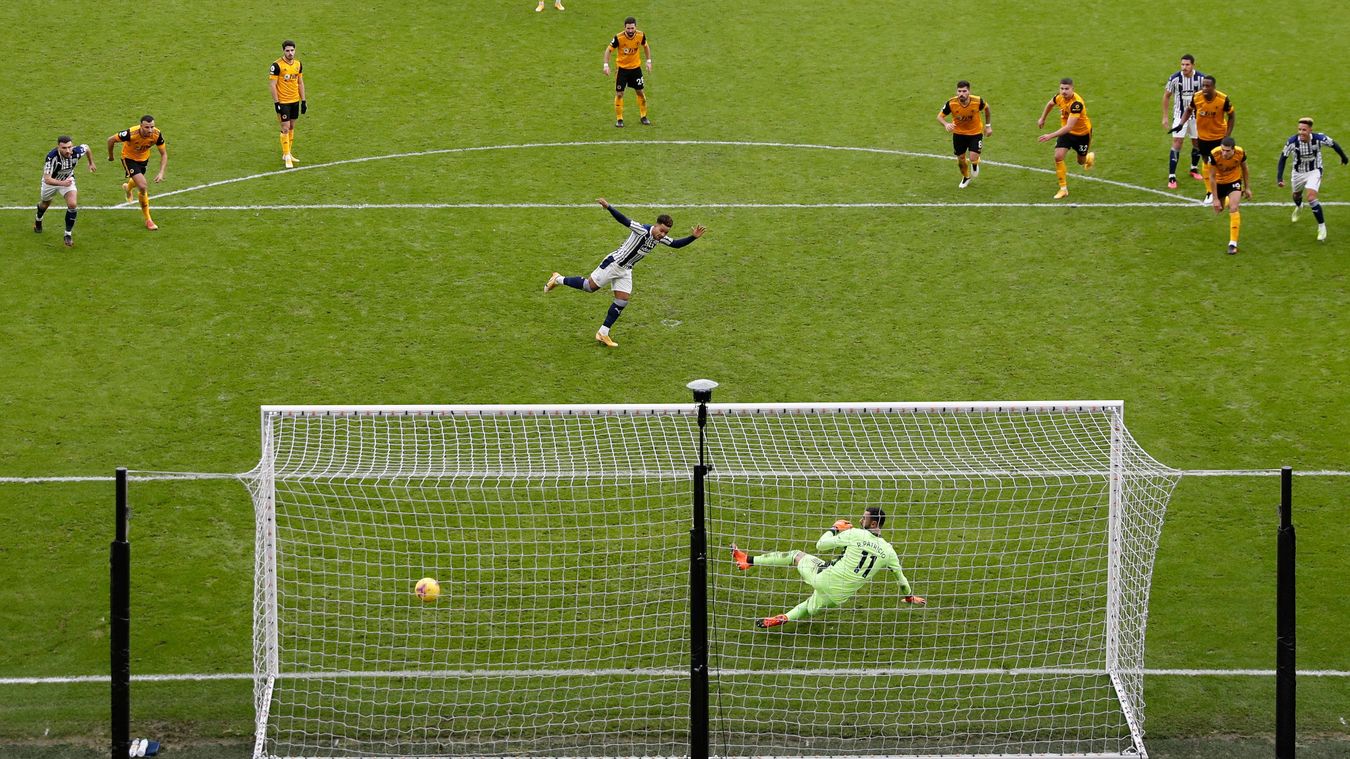 Wolves 2-3 West Brom: Đây là lần đầu tiên đội bóng do Sam Allardyce dẫn dắt có bàn mở tỷ số và sau đó bị đối thủ vượt lên, trước khi kết thúc hiệp một, kể từ trận Sunderland - Swansea City vào tháng 1 năm 2016. Trùng hợp là ở trận đấu đó, Sunderland của Sam Allardyce cũng đã giành chiến thắng chung cuộc.