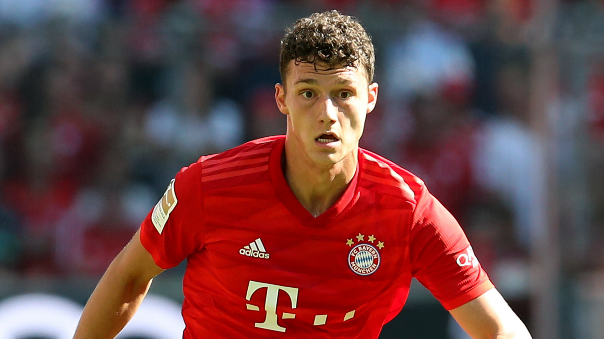 6. Benjamin Pavard (30 triệu euro). Giá trị của tuyển thủ người Pháp đã suy giảm đáng kể sau những màn trình diễn kém ấn tượng mùa này tại Bayern Munich.