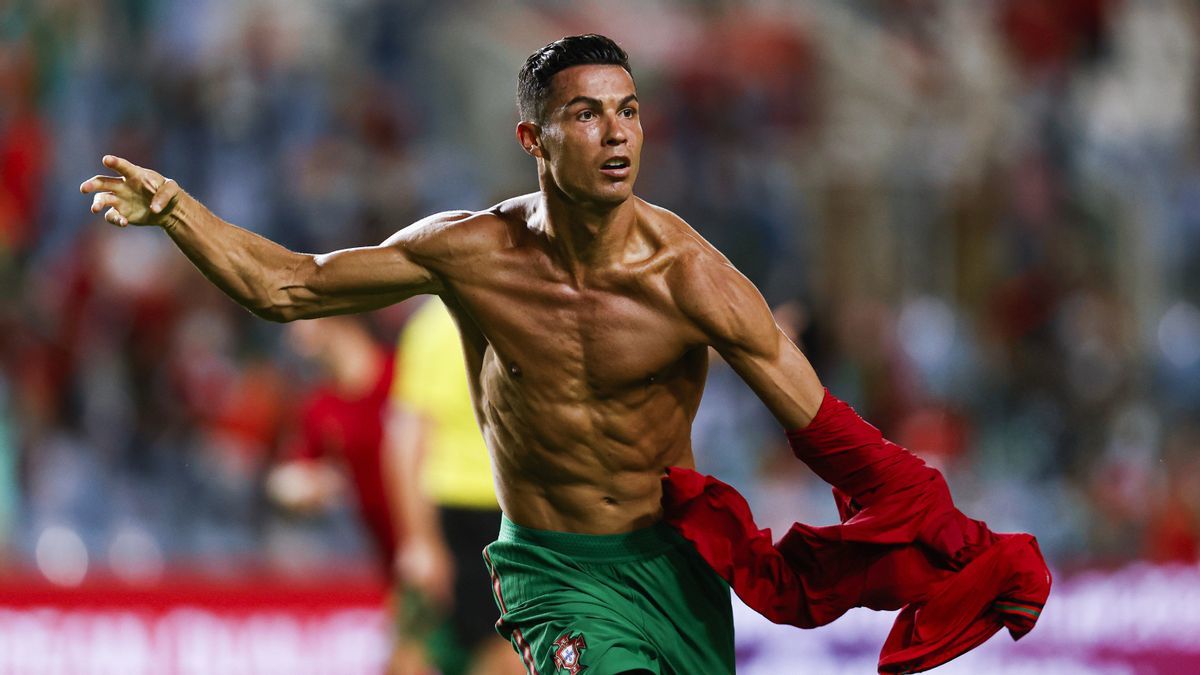Ảnh bài viết Mark Hughes dự đoán về màn tái xuất của Ronaldo cho M.U