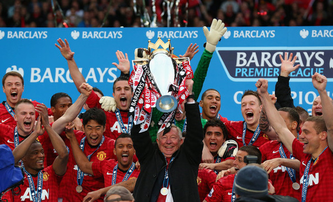 2012/13 là mùa giải cuối cùng NHM Man Utd được chứng kiến đội bóng con cưng vô địch Premier League. Đó cũng là khoảnh khắc cuối cùng của Sir Alex tại sân Old Trafford.