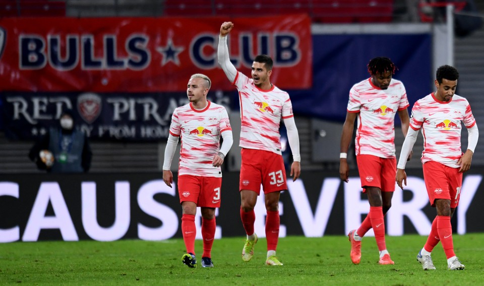RB Leipzig (bảng A): CLB Bundesliga thua 3 trận mở màn nhưng họ chơi tốt ở lượt về. Theo đó, họ cầm hòa PSG 2-2 sau đó thắng cả Club Brugge và Man City.