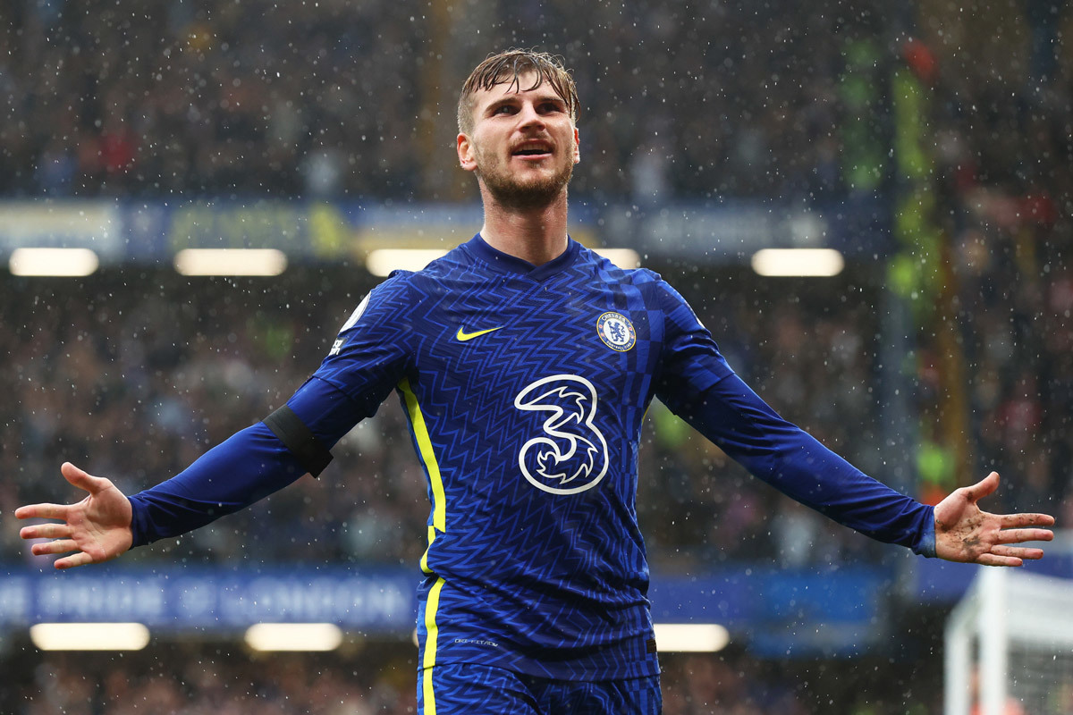 Tiền đạo: Timo Werner (Chelsea). Mùa giải 2019/20, Werner đã gây ấn tượng mạnh mẽ khi ghi đến 34 pha lập công sau 45 trận tại RB Leipzig và khiến Chelsea phải chi 53 triệu euro để chiêu mộ anh vào mùa hè năm đó. Tuy nhiên tại đây, Werner không thể tiếp tục phát huy khả năng săn bàn thượng thặng.