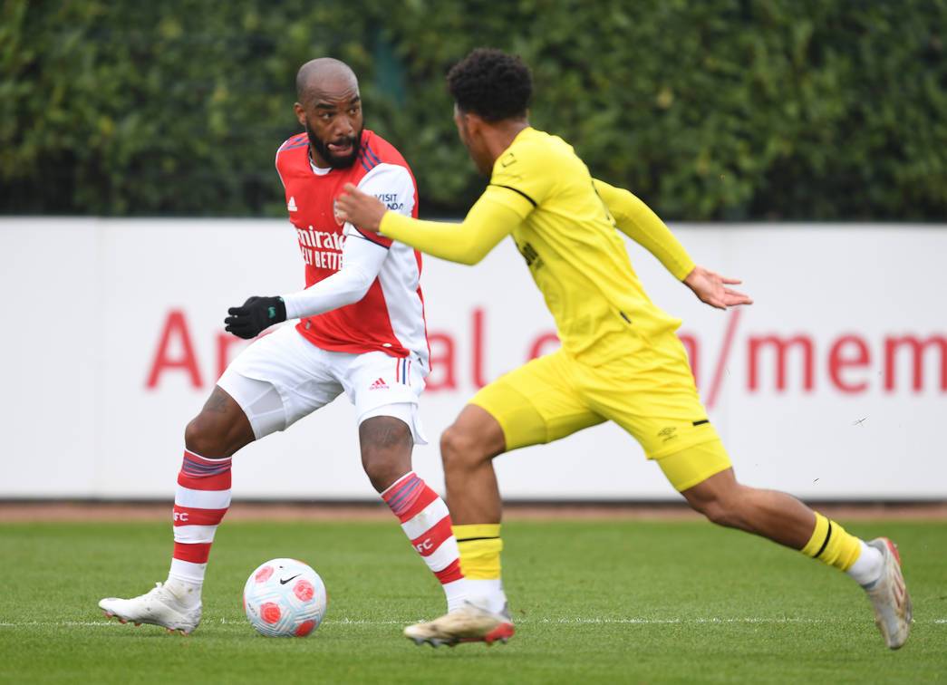 Ngoài 3 pha lập công của Lacazette, Arsenal ghi thêm bàn thắng thứ 4 do công của Rob Holding.