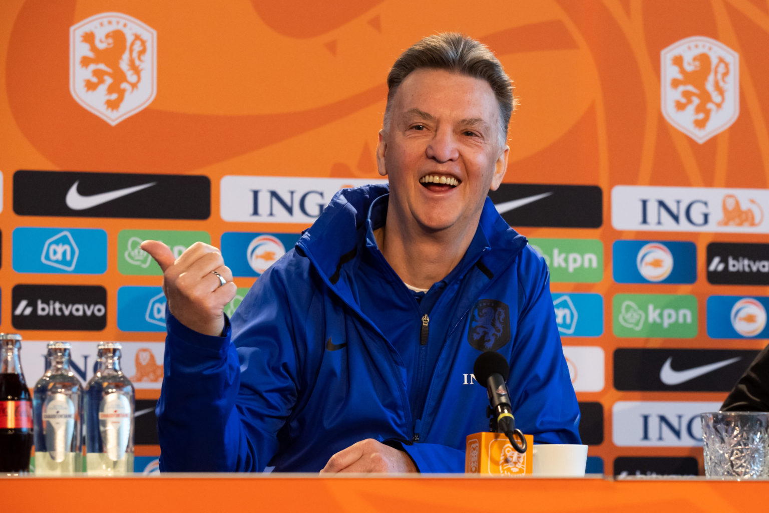 Van Gaal cảnh báo Ten Hag trước khi gia nhập Man Utd.