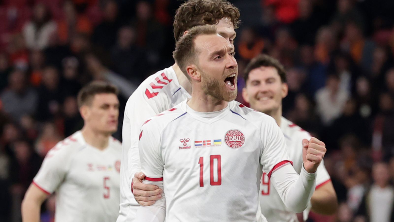 Tổng cộng, Eriksen đóng góp 4 bàn/4 trận gần nhất (3 bàn, 1 kiến tạo) trong màu áo Brentford và tuyển Đan Mạch. Với những gì đang thể hiện, chắc chắn Eriksen sẽ lại góp mặt ở kỳ World Cup tại Qatar tới đây.