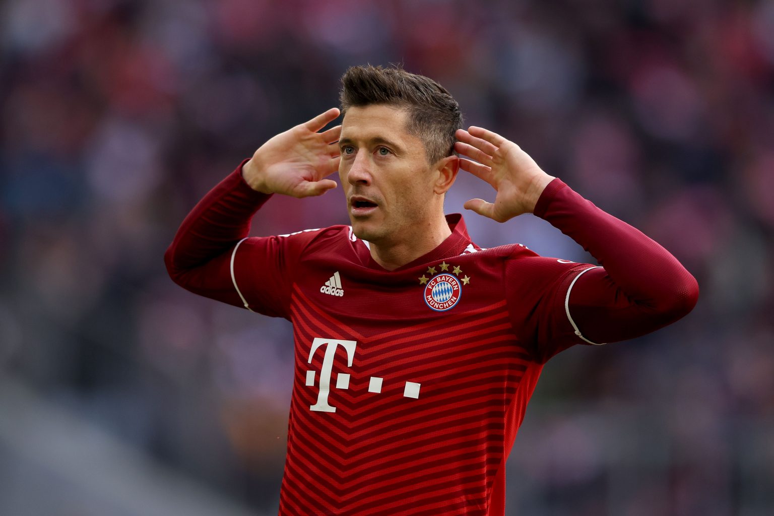 Ảnh bài viết Bị Villarreal loại, CEO Bayern chốt luôn tương lai Lewandowski