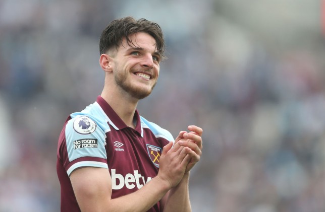 Tiền vệ trung tâm: Declan Rice. Ngôi sao 23 tuổi là nhân tố sáng giá nhất đội hình West Ham ở thời điểm hiện tại. Đội bóng thành London khẳng định Rice có giá trị hơn 100 triệu bảng và mức giá đó đã khiến nhiều đội bóng lớn từ bỏ ý định tiếp cận anh.