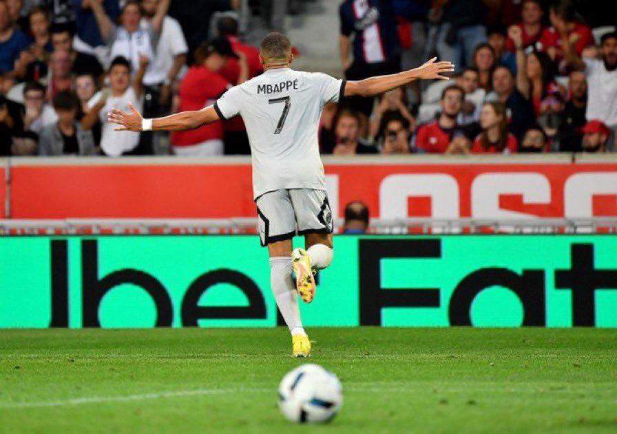 Trong chuyến làm khách tới sân của Lille thuộc vòng 3 Ligue 1, Mbappe tỏa sáng rực rỡ. Anh chỉ mất 8 giây kể từ khi giao bóng để ghi bàn vào lưới chủ nhà.