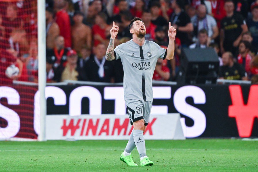 Lionel Messi chơi kém nổi bật hơn nhưng cũng có cho riêng mình 1 bàn và 1 kiến tạo. Bàn còn lại của PSG được ghi do công của Achraf Hakimi.