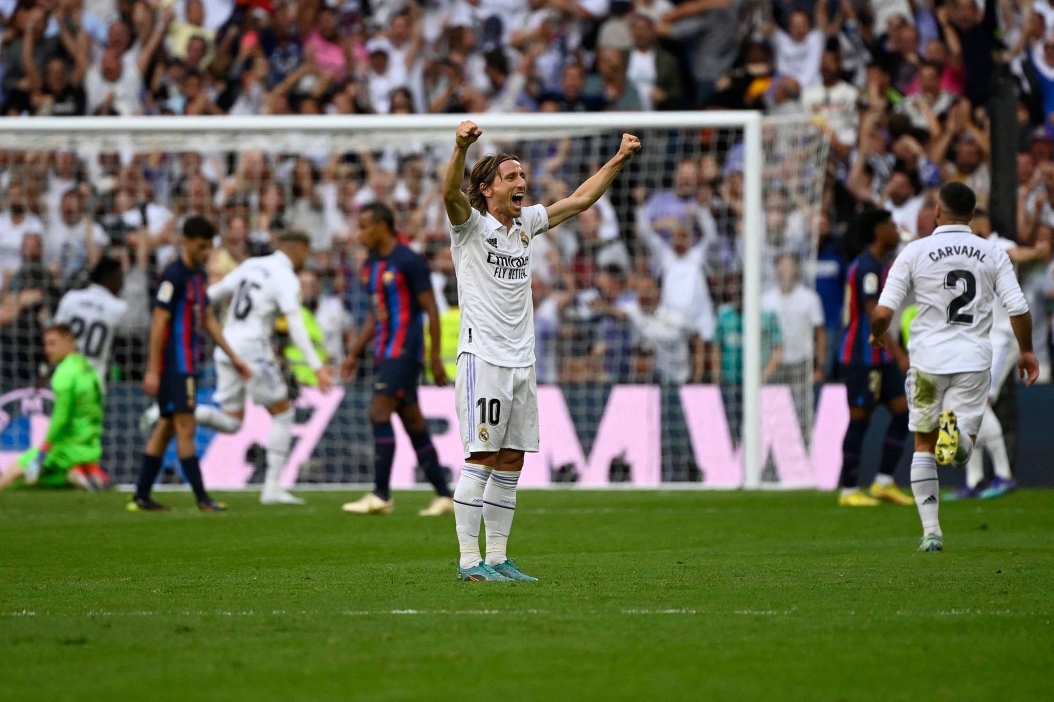 Trước Barca, Modric đạt tỷ lệ chuyền bóng chính xác lên tới 97,1%, 100% bóng dài chính xác. Khả năng chuyền bóng quá tốt của Modric góp công lớn giúp Real có chiến thắng quan trọng và đòi lại ngôi đầu bảng.